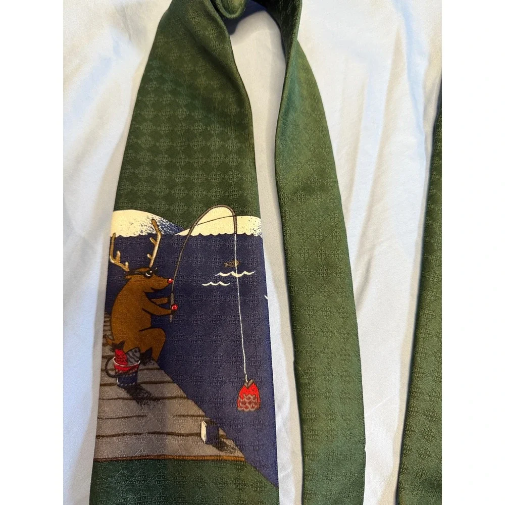 Hallmark Specialties Santa Reindeer‎ Fishing Christmas Holiday Tie Green
